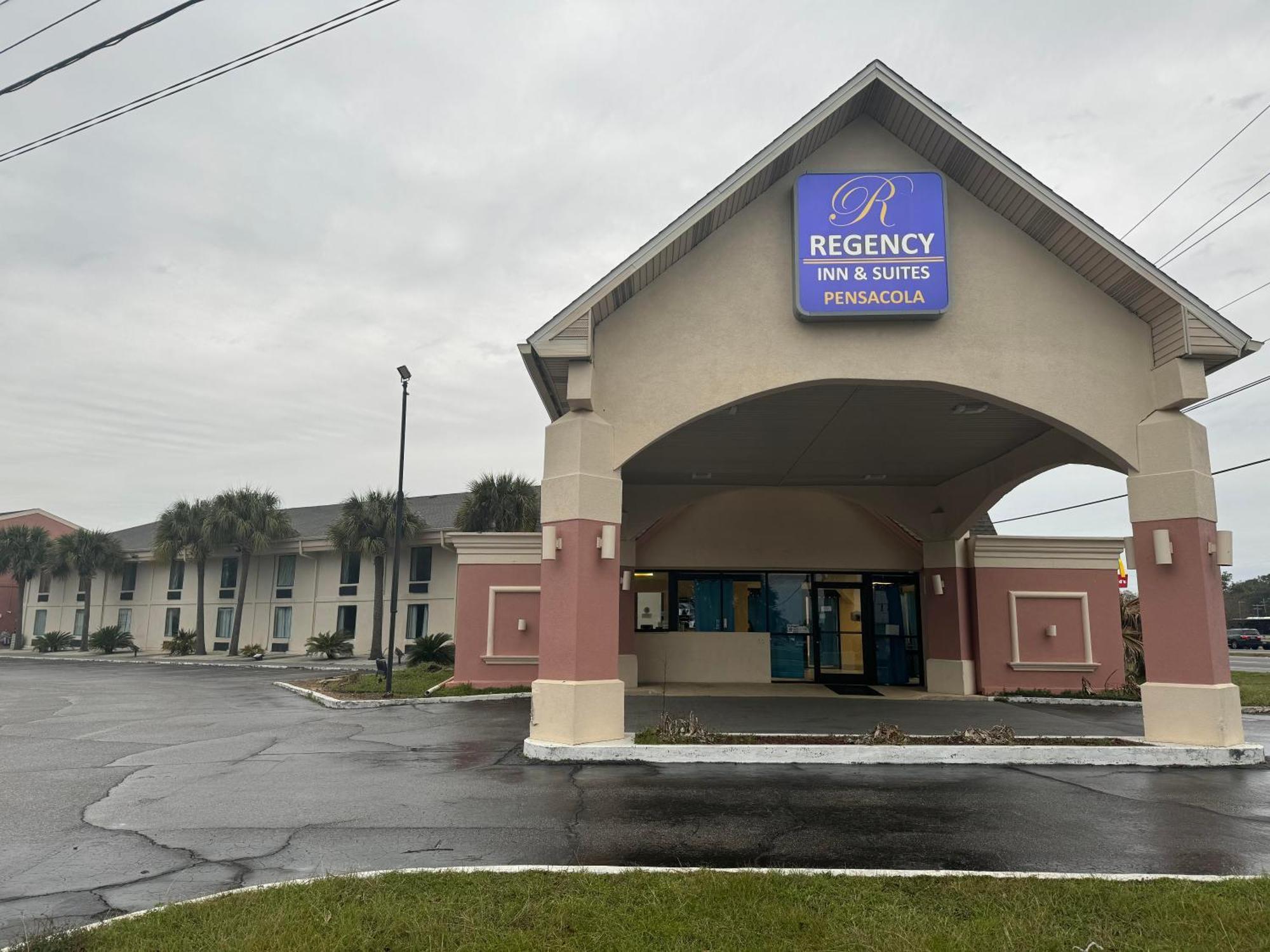 Regency Inn & Suites Pensacola Exterior foto