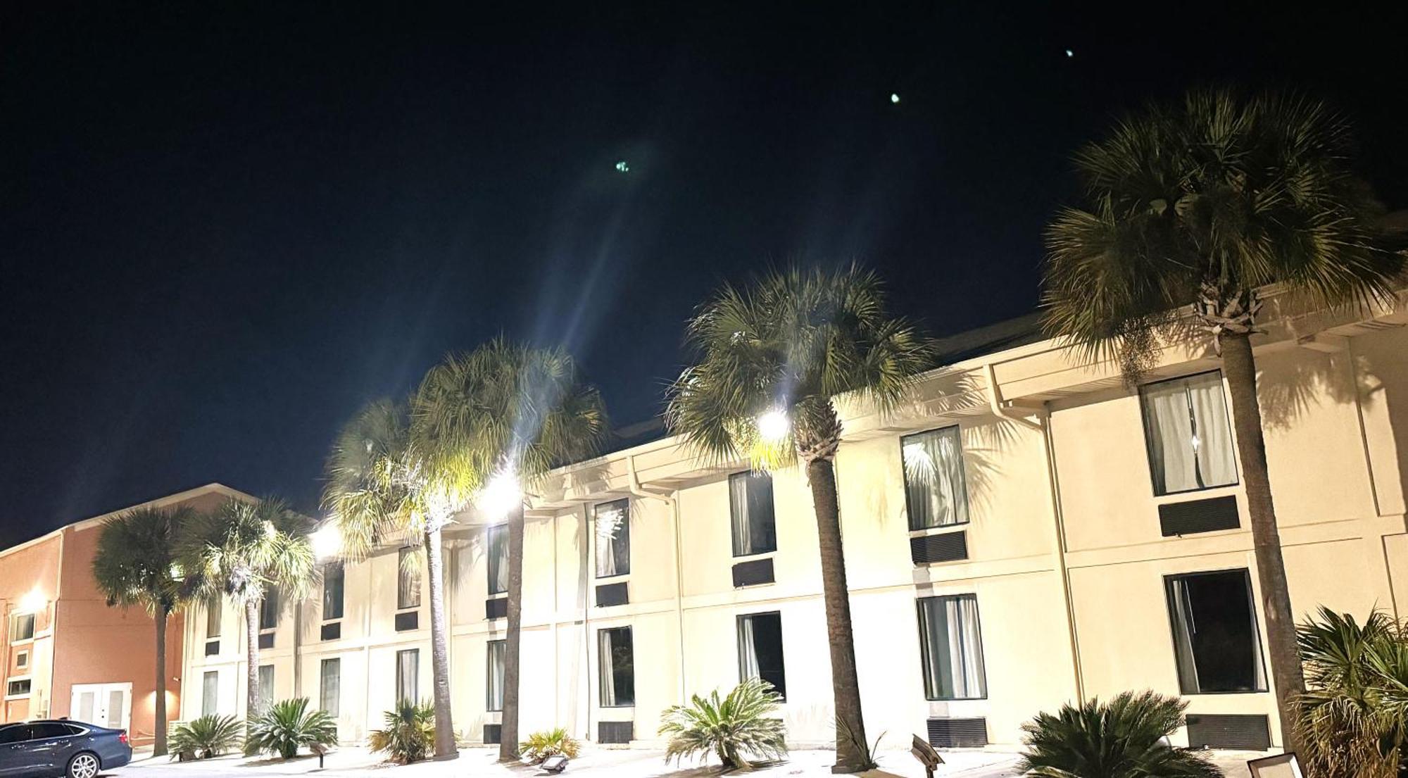 Regency Inn & Suites Pensacola Exterior foto